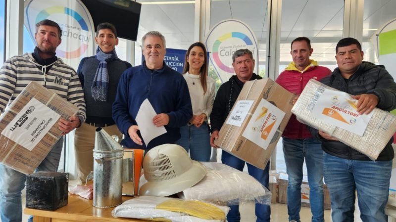 SANTA FE ENTREGÓ EQUIPAMIENTO A APICULTORES