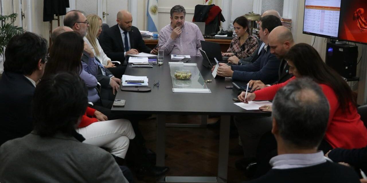 Primera reunión de la Mesa contra el Delito Rural en Santa Fe