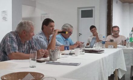 En Entre Ríos reclaman por caminos de la producción y por avicultura
