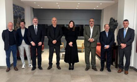 El secretario de Agricultura, Sergio Iraeta, visitó la Bolsa de Cereales